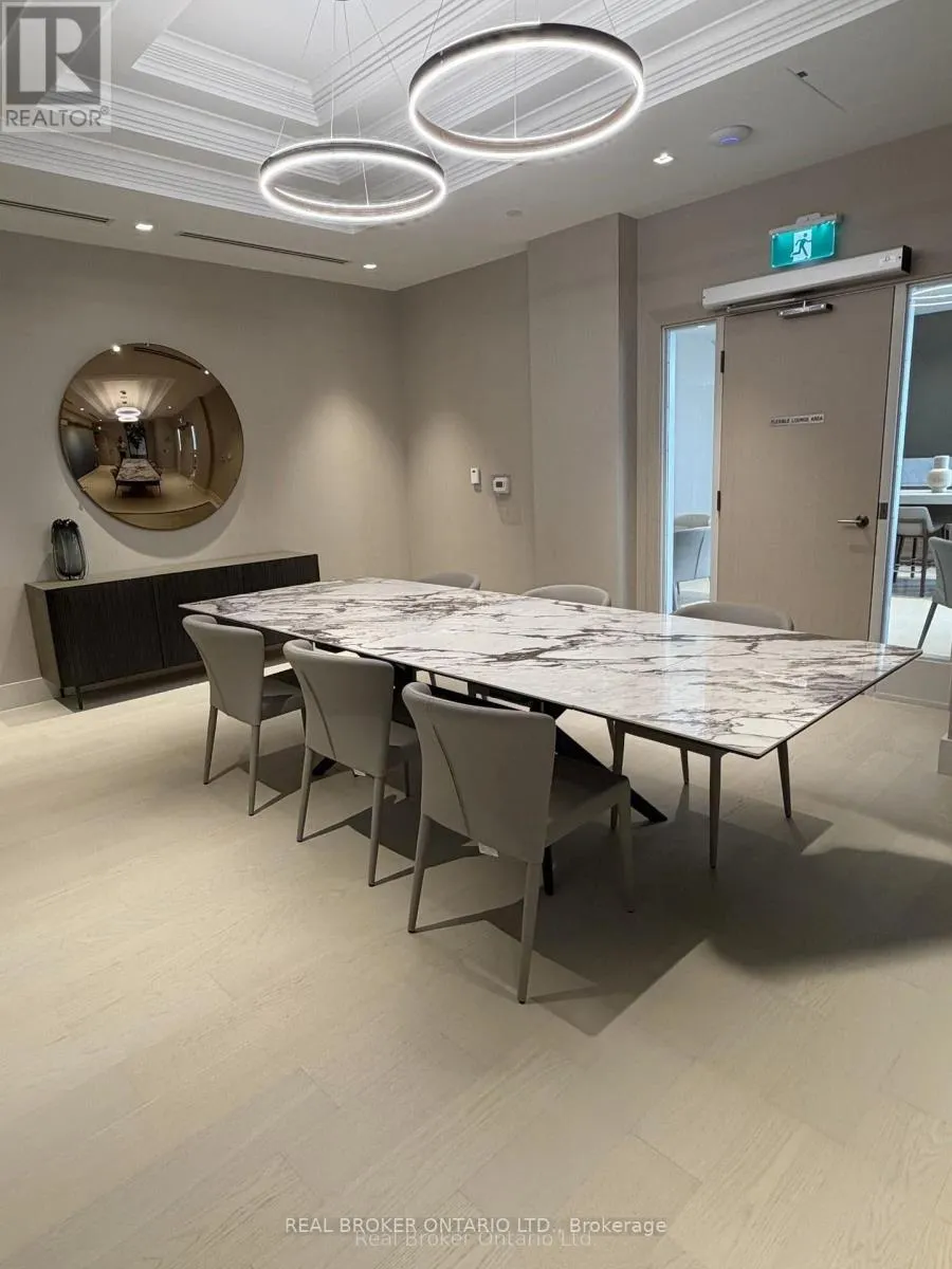 306 - 2450 BLOOR STREET W