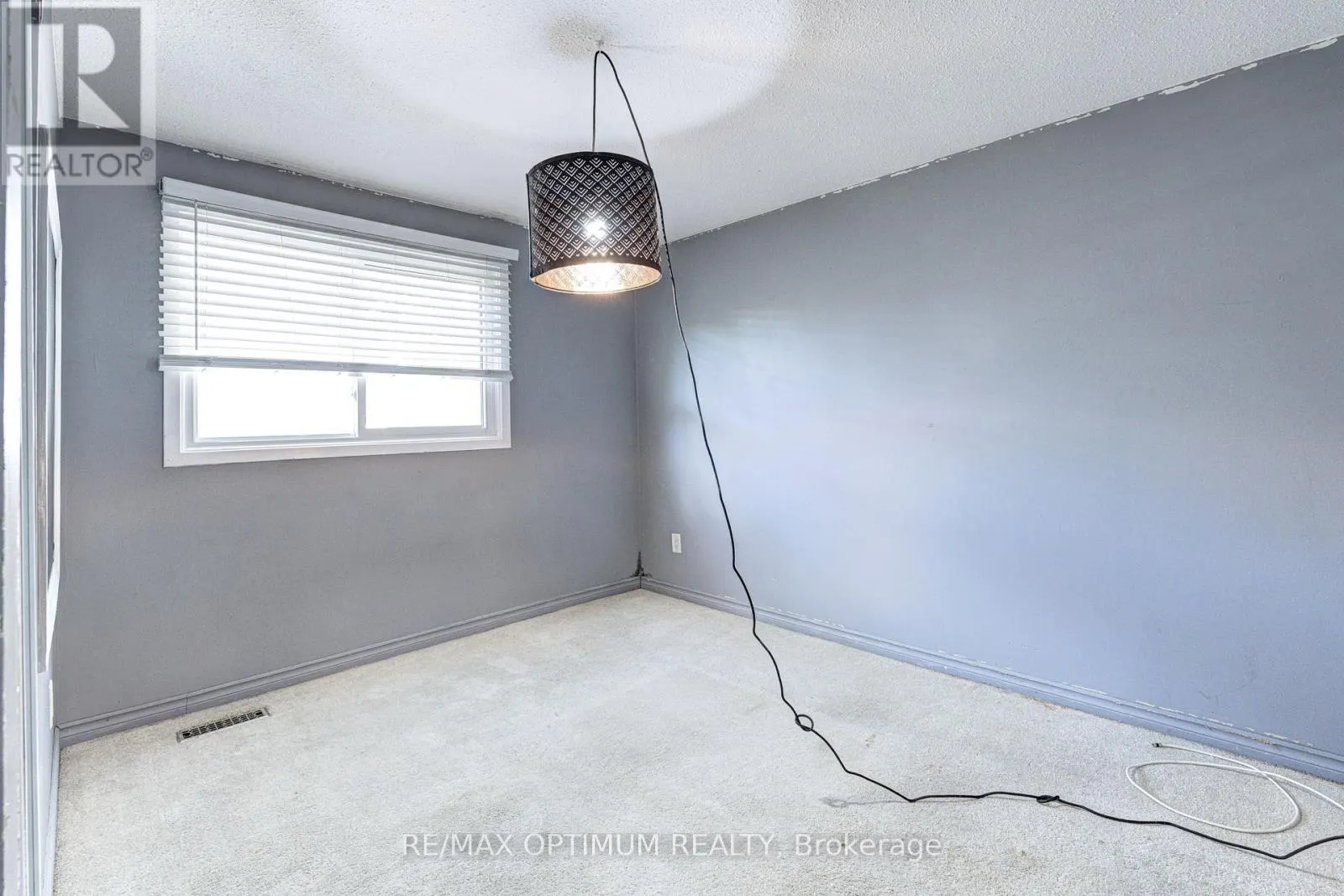17 - 45 HANSEN ROAD N