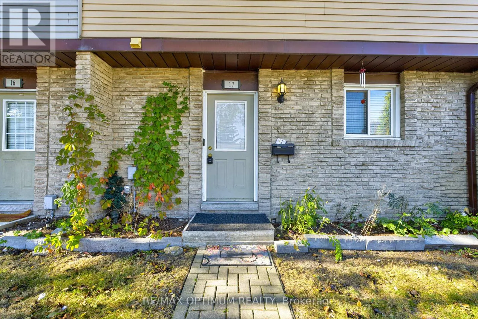 17 - 45 HANSEN ROAD N