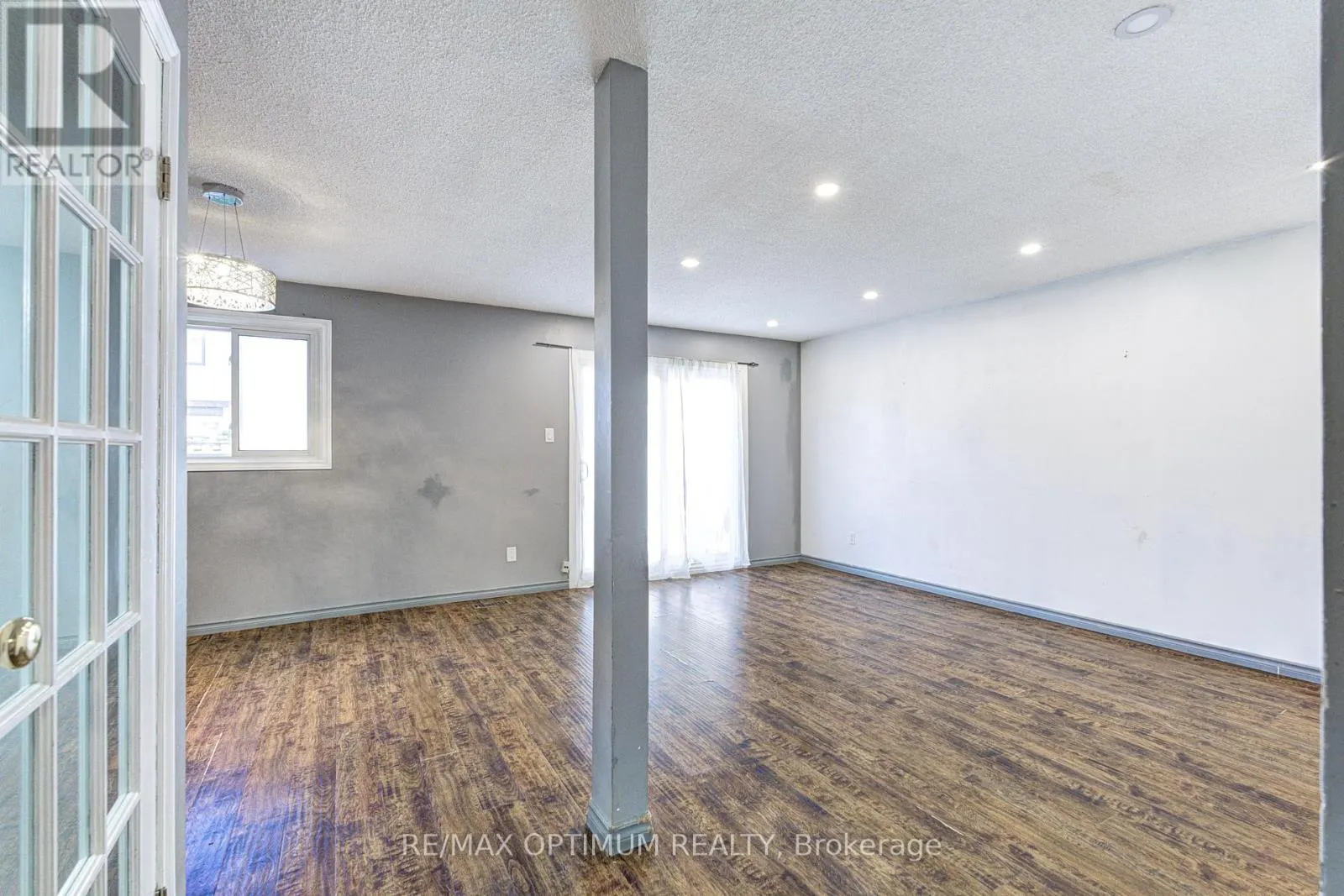 17 - 45 HANSEN ROAD N