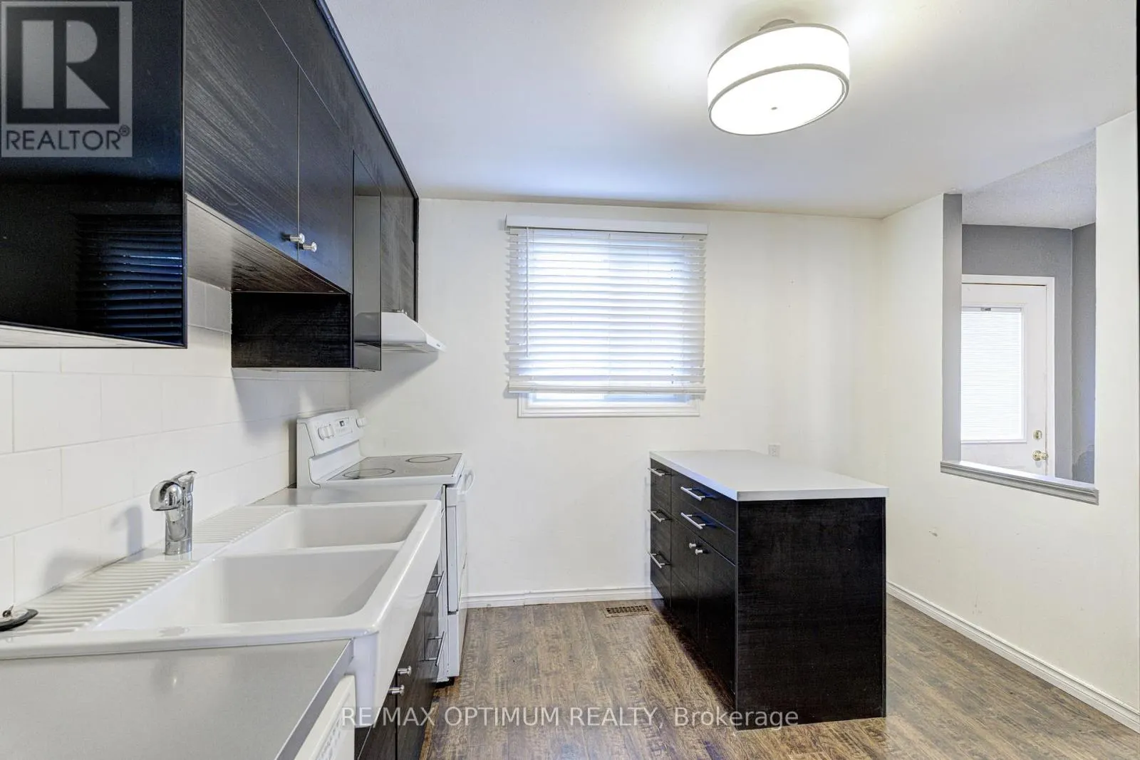 17 - 45 HANSEN ROAD N
