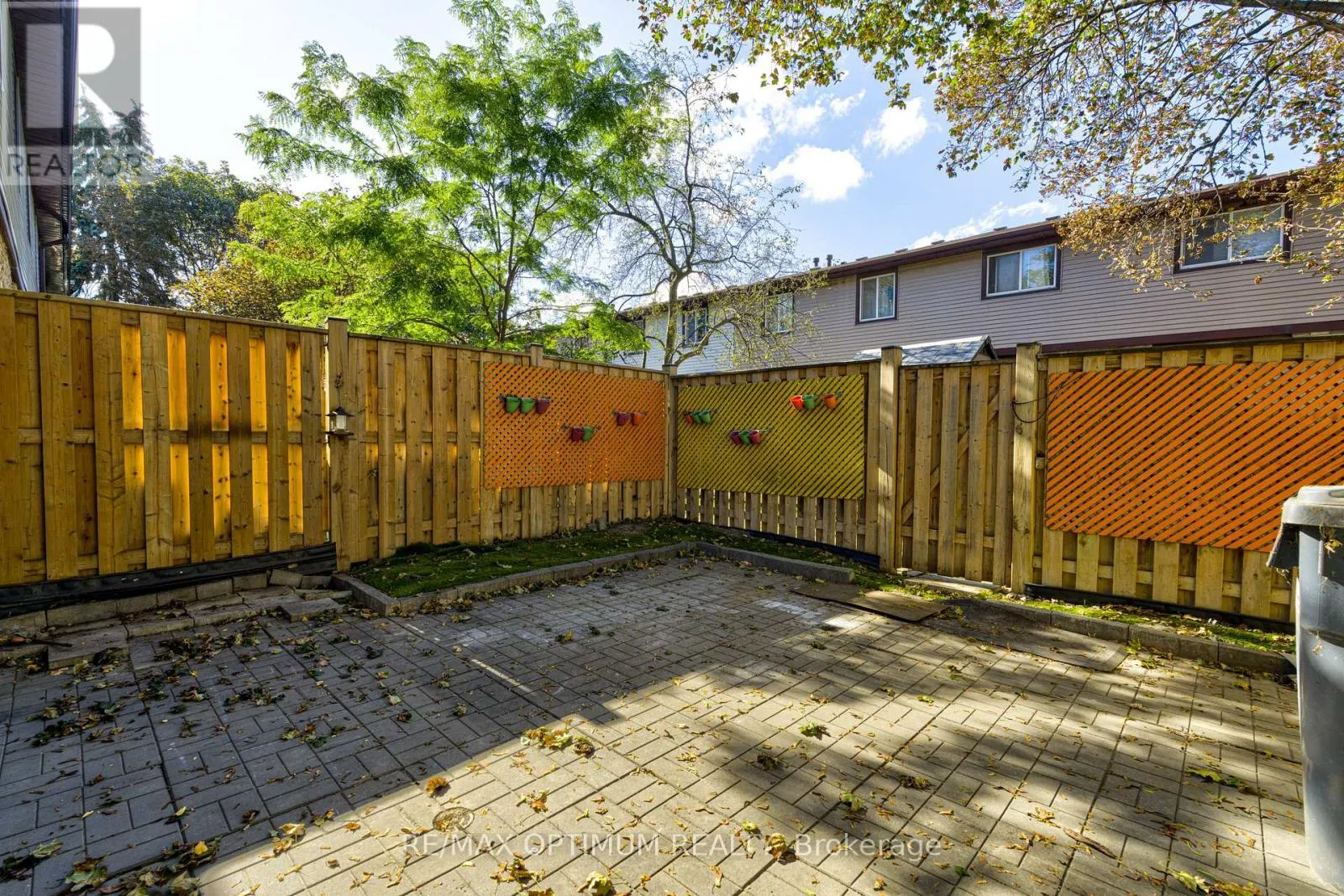17 - 45 HANSEN ROAD N
