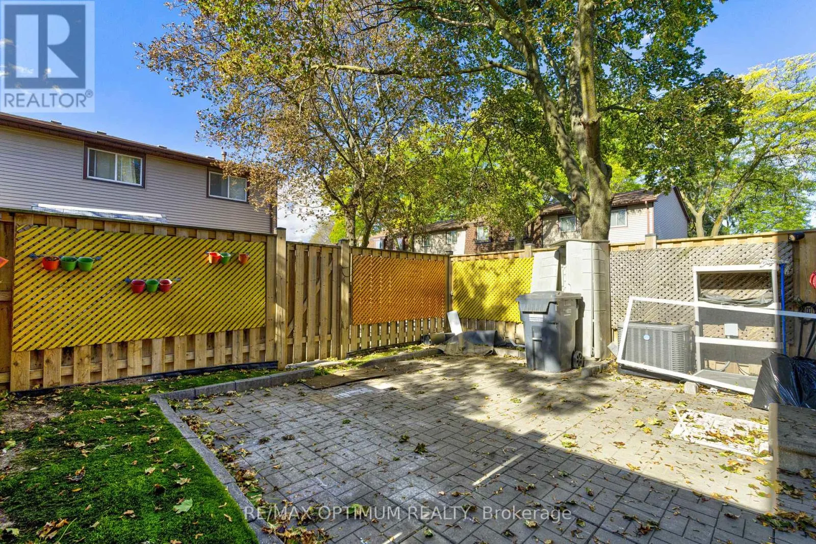 17 - 45 HANSEN ROAD N