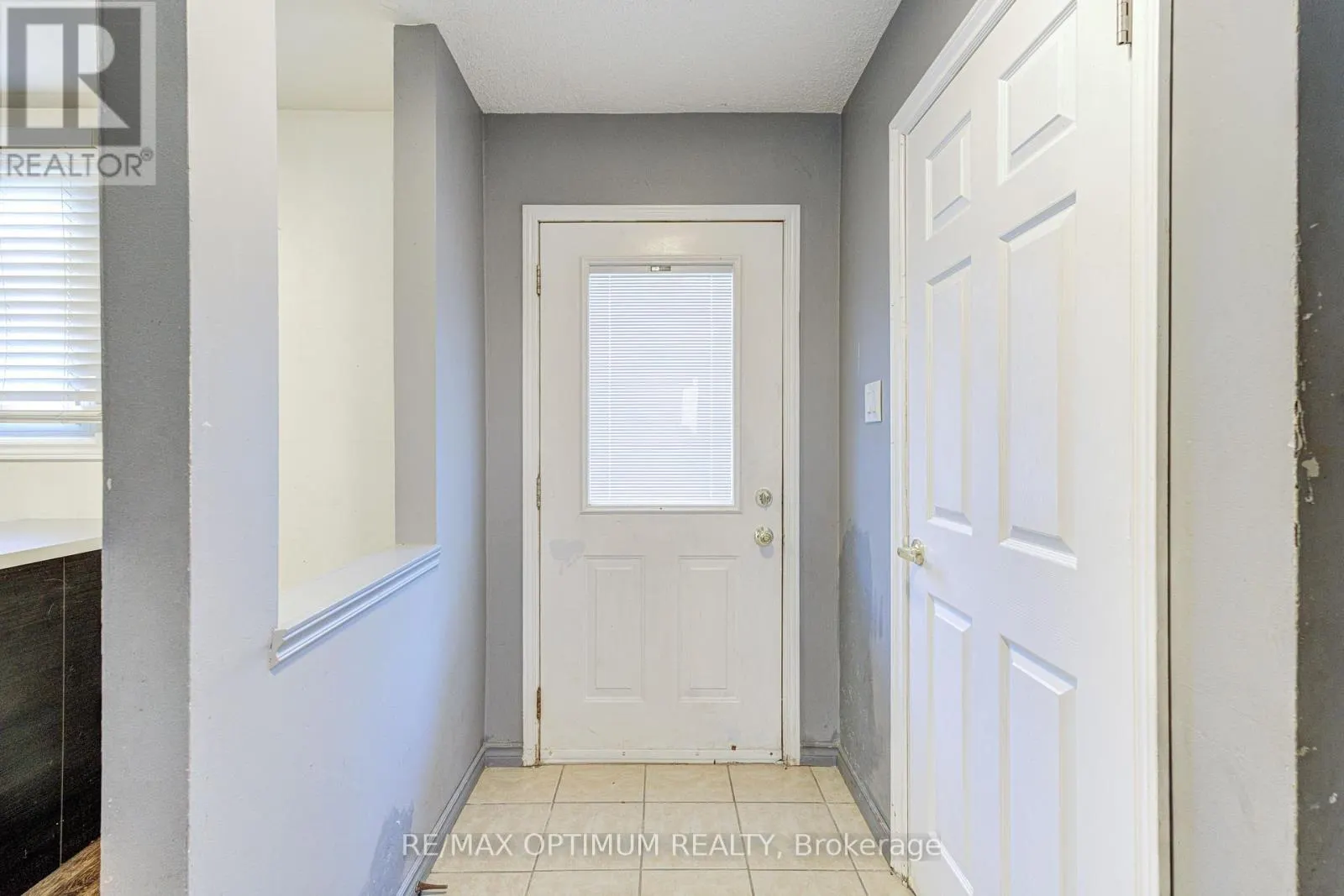 17 - 45 HANSEN ROAD N