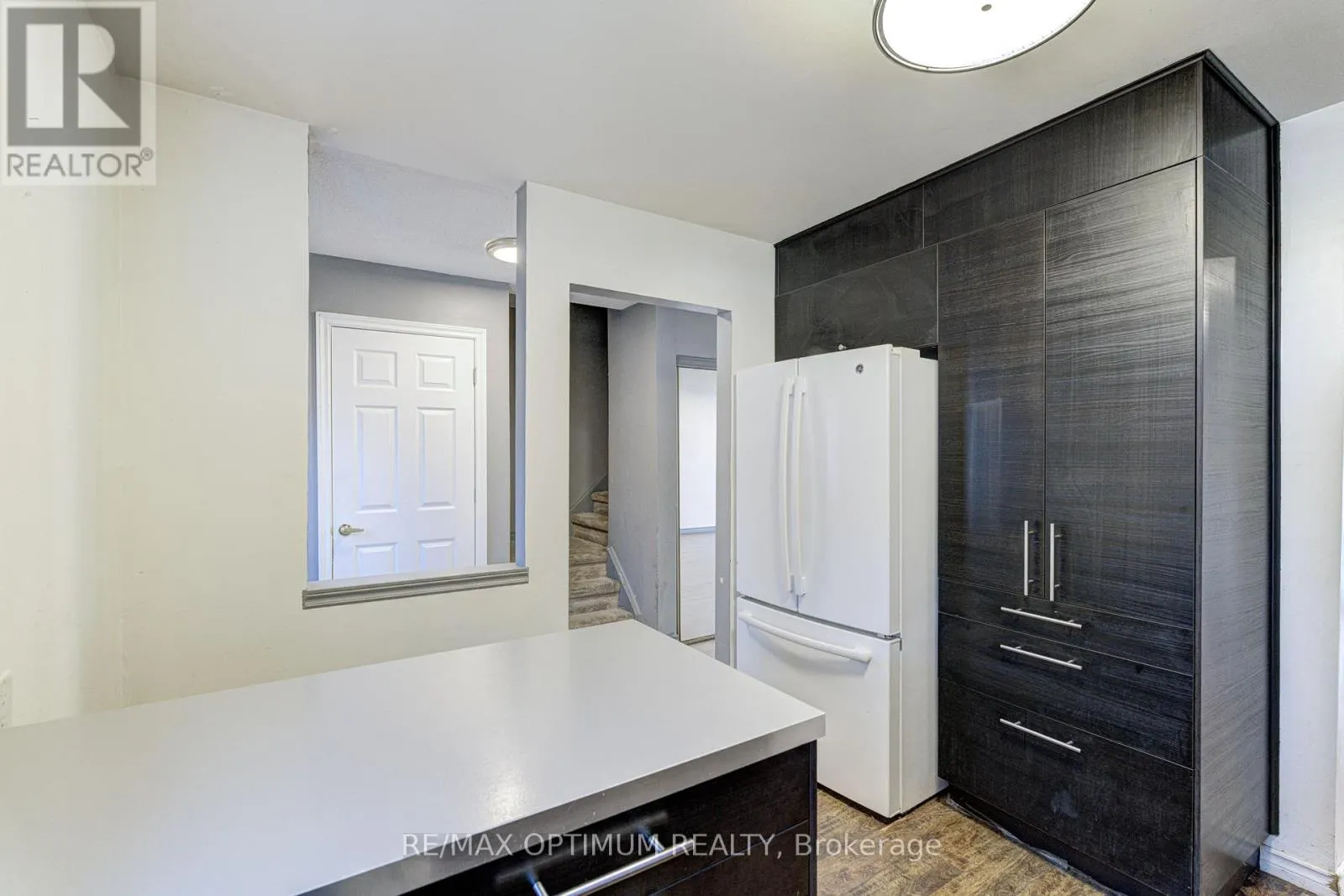 17 - 45 HANSEN ROAD N