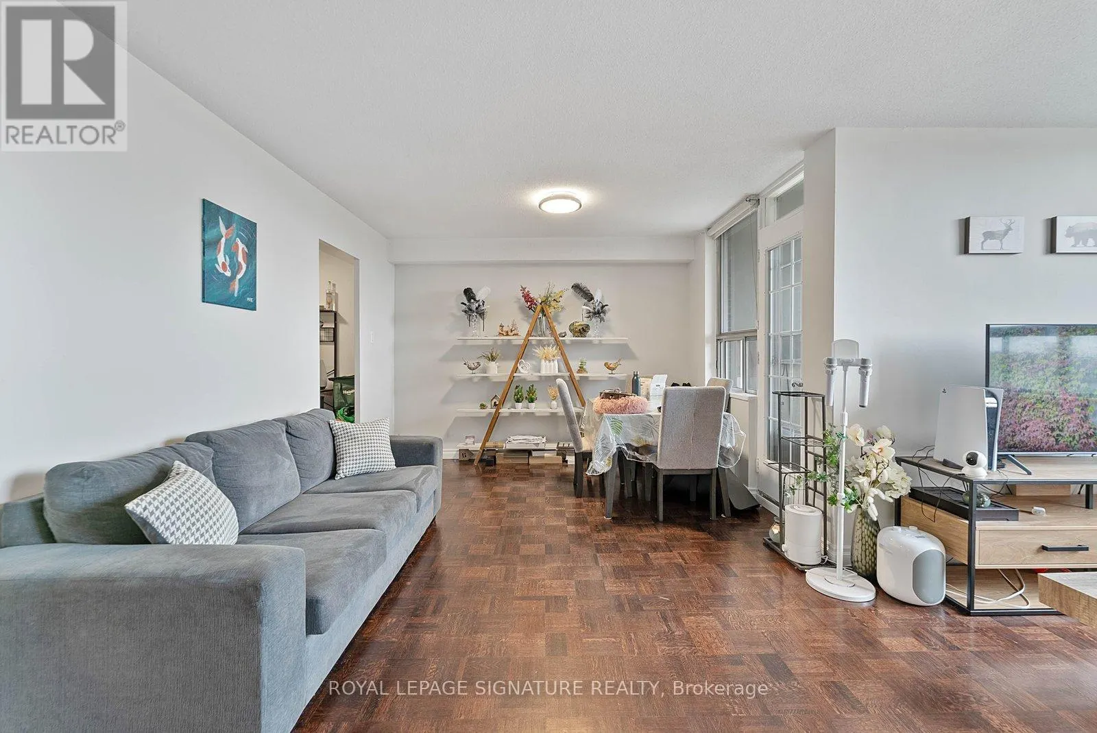 905 - 2825 ISLINGTON AVENUE