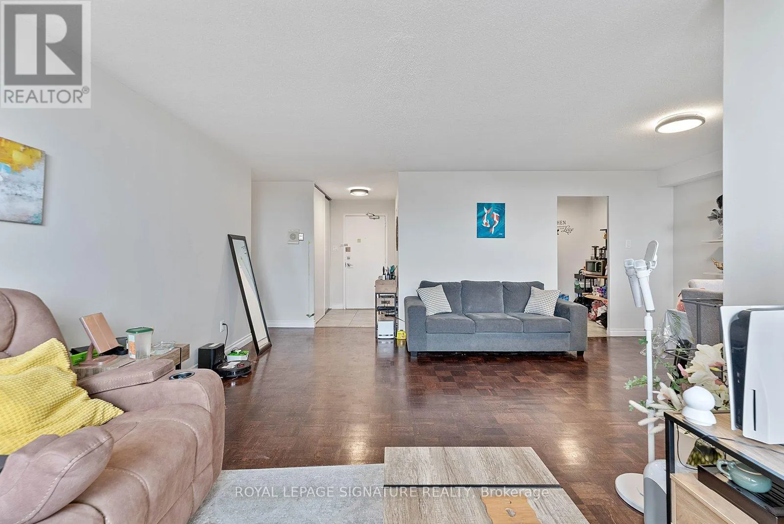 905 - 2825 ISLINGTON AVENUE