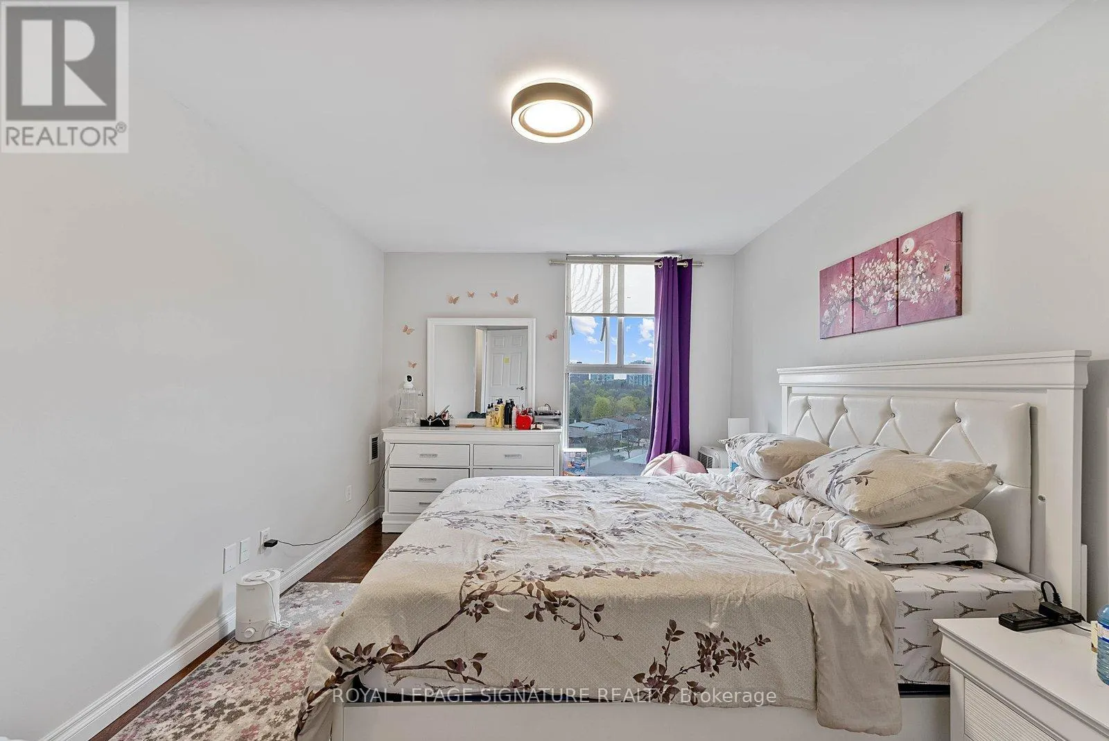 905 - 2825 ISLINGTON AVENUE