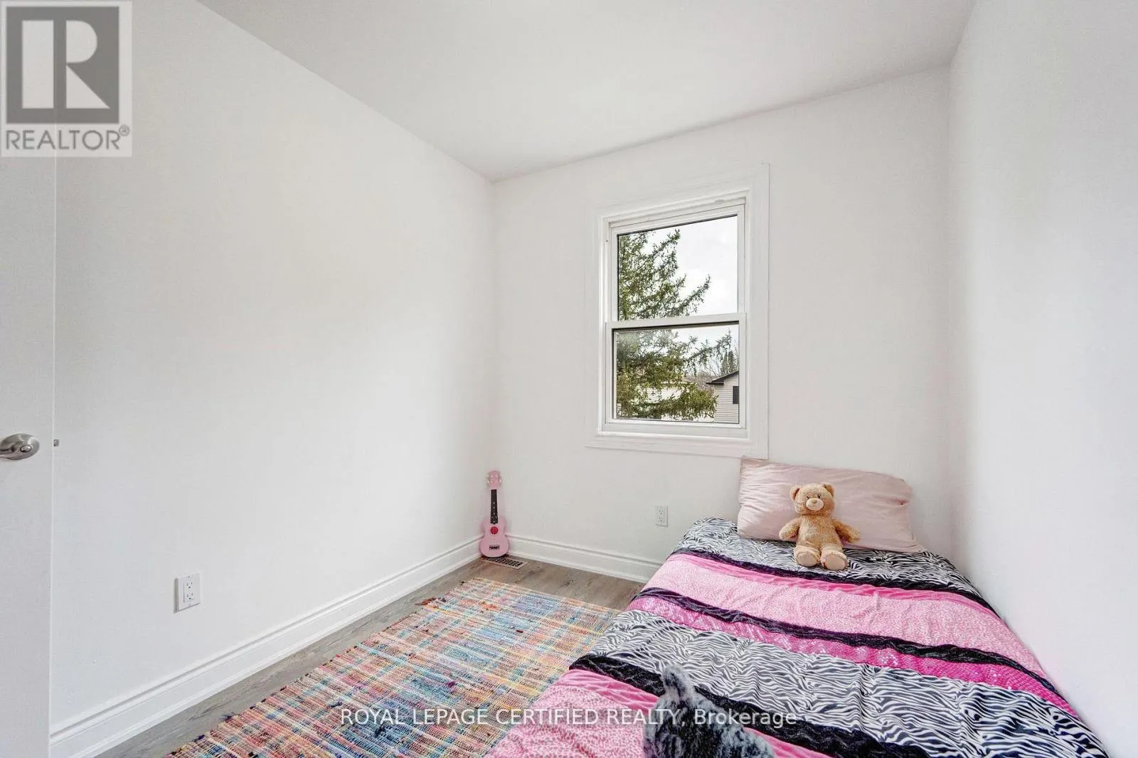 91 - 371 BRONTE STREET S