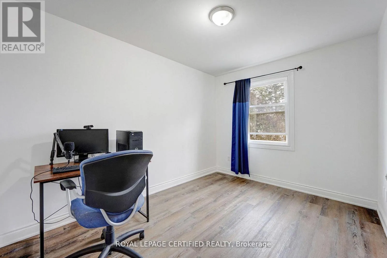 91 - 371 BRONTE STREET S