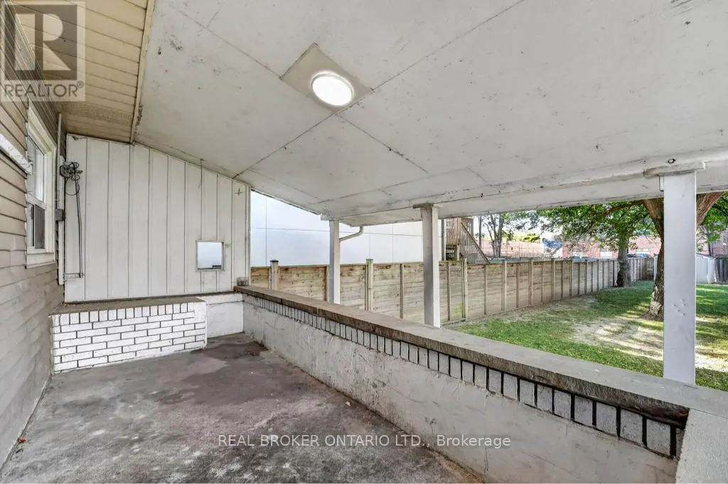 1024 ROOSEVELT ROAD