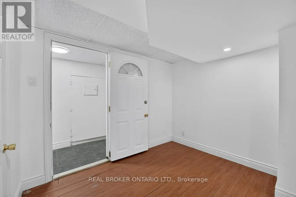 1024 ROOSEVELT ROAD
