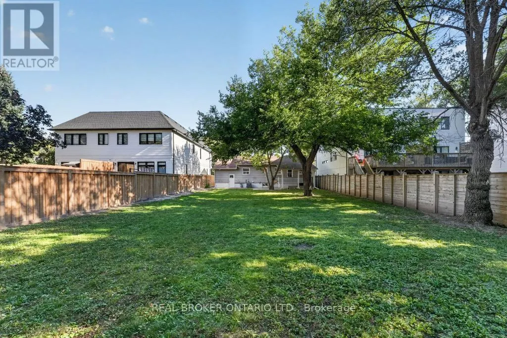 1024 ROOSEVELT ROAD
