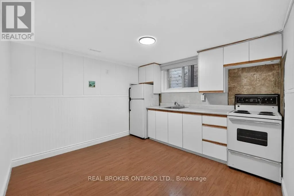 1024 ROOSEVELT ROAD