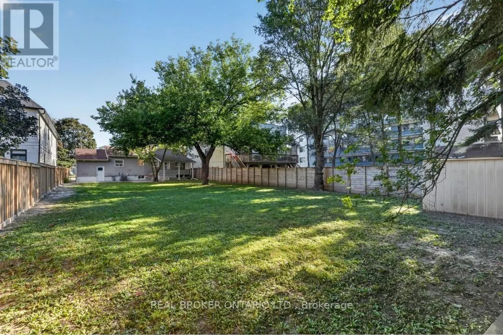 1024 ROOSEVELT ROAD