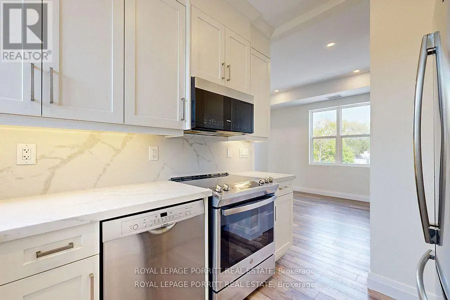 #1 - 254 ARMADALE AVENUE