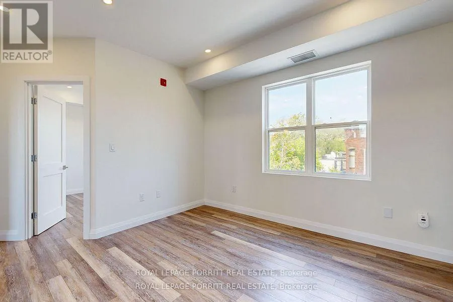 #1 - 254 ARMADALE AVENUE