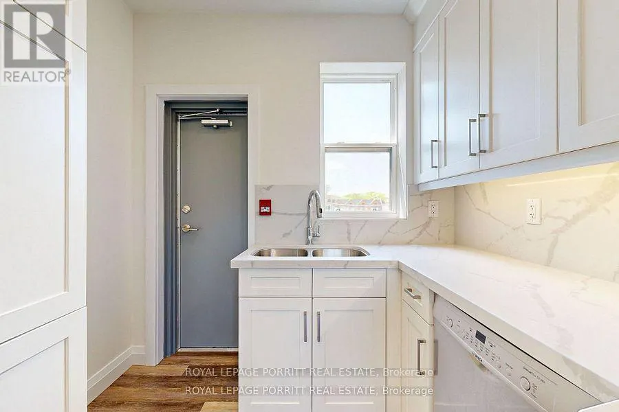 #1 - 254 ARMADALE AVENUE