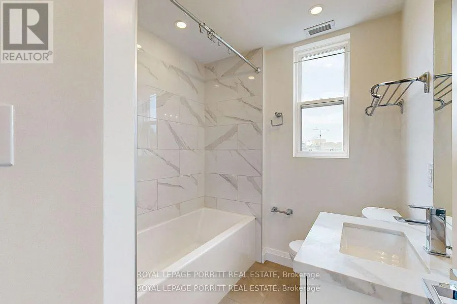 #1 - 254 ARMADALE AVENUE