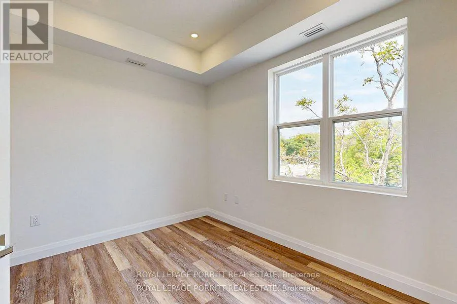 #1 - 254 ARMADALE AVENUE
