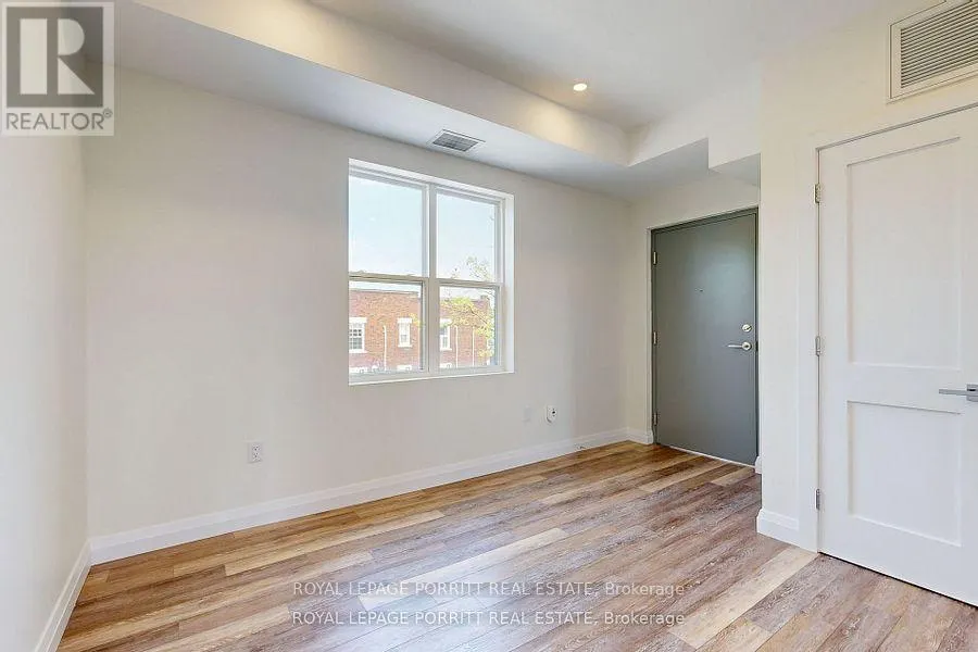 #1 - 254 ARMADALE AVENUE