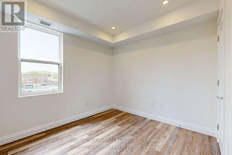 #1 - 254 ARMADALE AVENUE