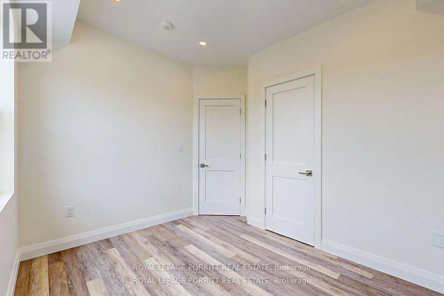 #1 - 254 ARMADALE AVENUE