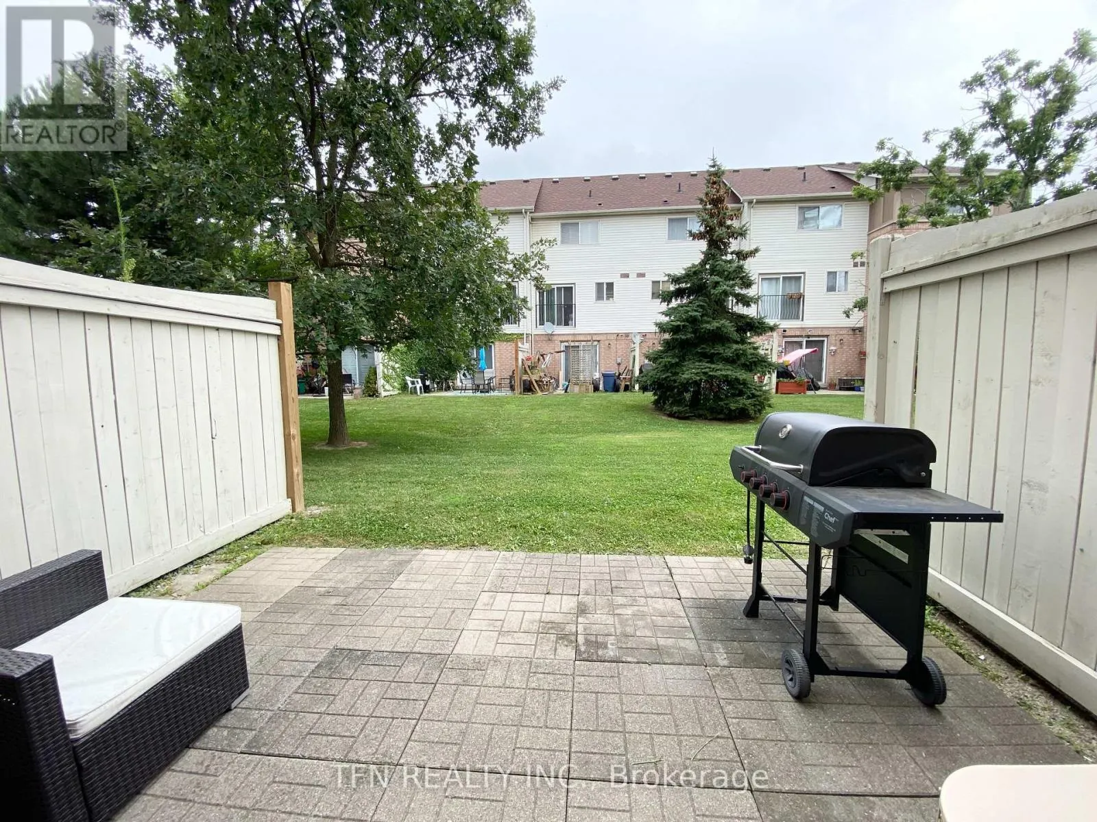 42 - 3020 CEDARGLEN GATE