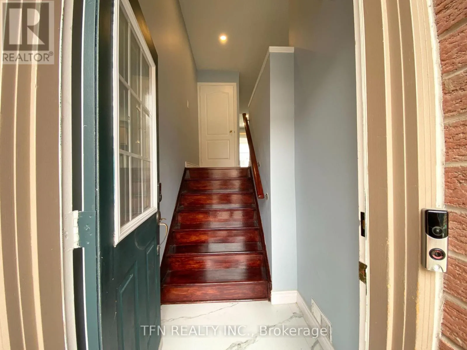 42 - 3020 CEDARGLEN GATE