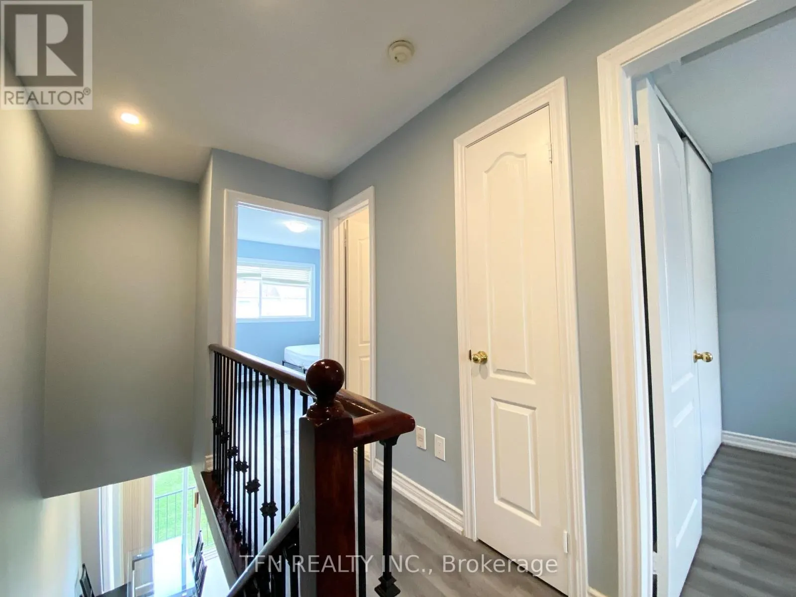 42 - 3020 CEDARGLEN GATE
