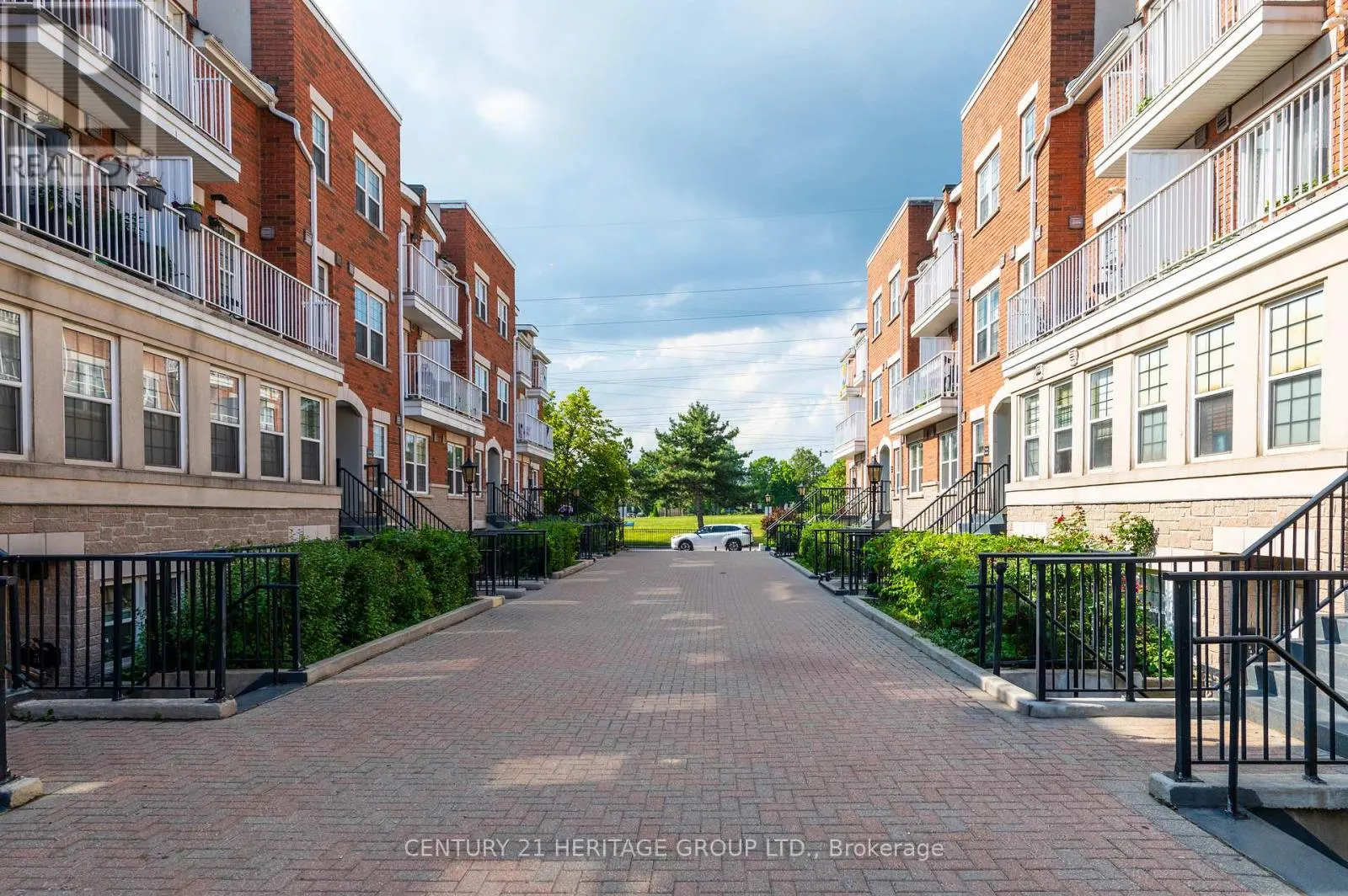 24 - 37 FOUR WINDS DRIVE