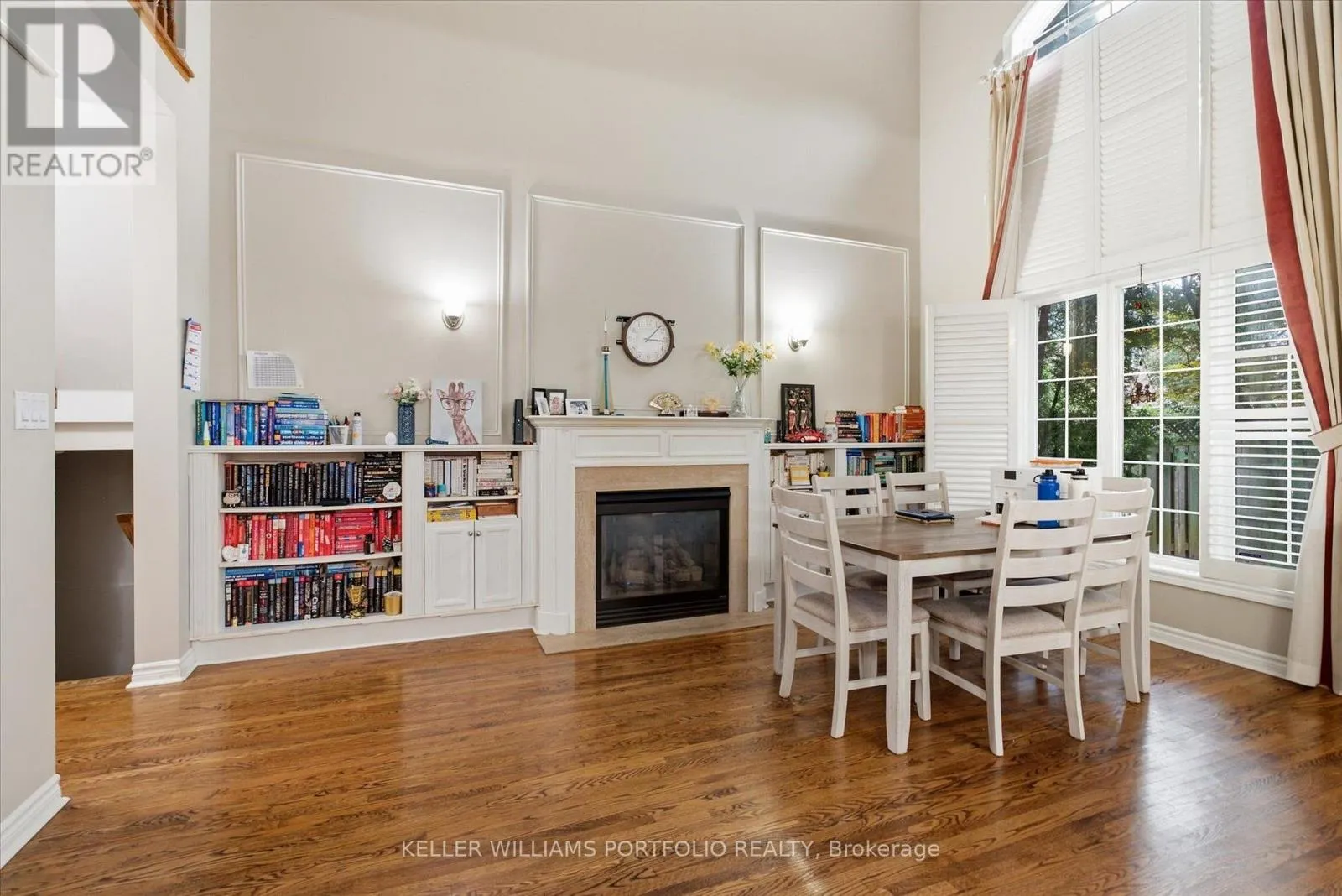 2153 MEADOWGLEN DRIVE