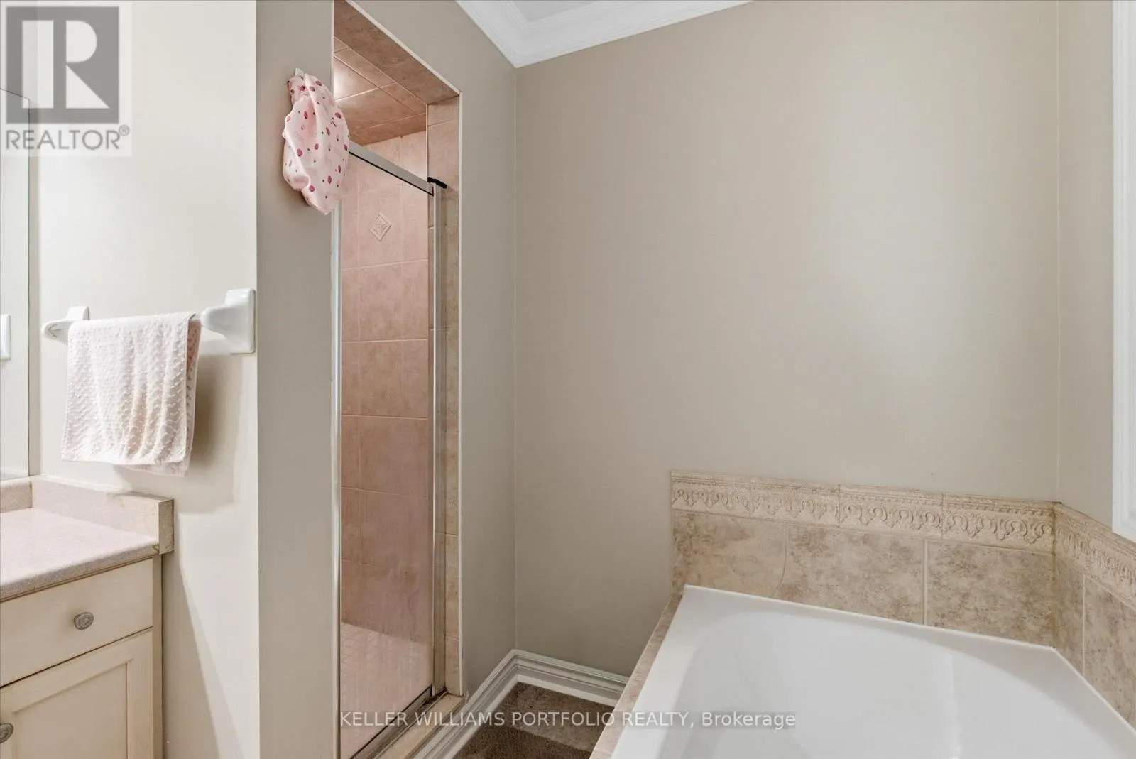 2153 MEADOWGLEN DRIVE