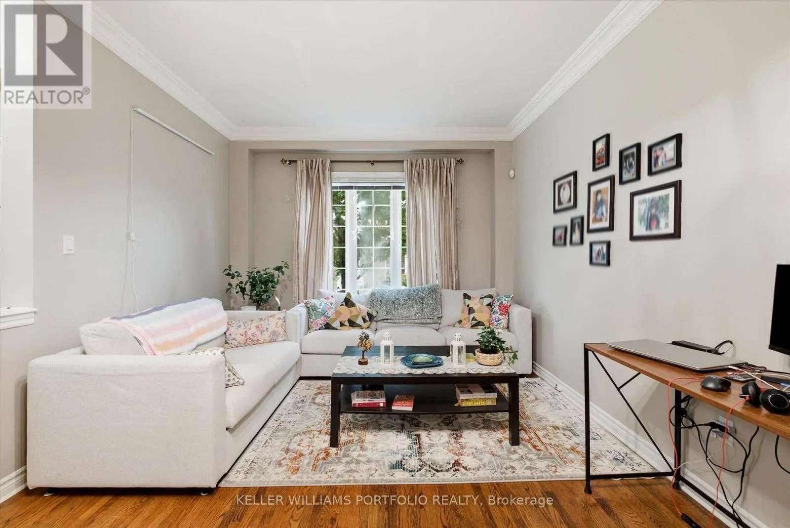 2153 MEADOWGLEN DRIVE