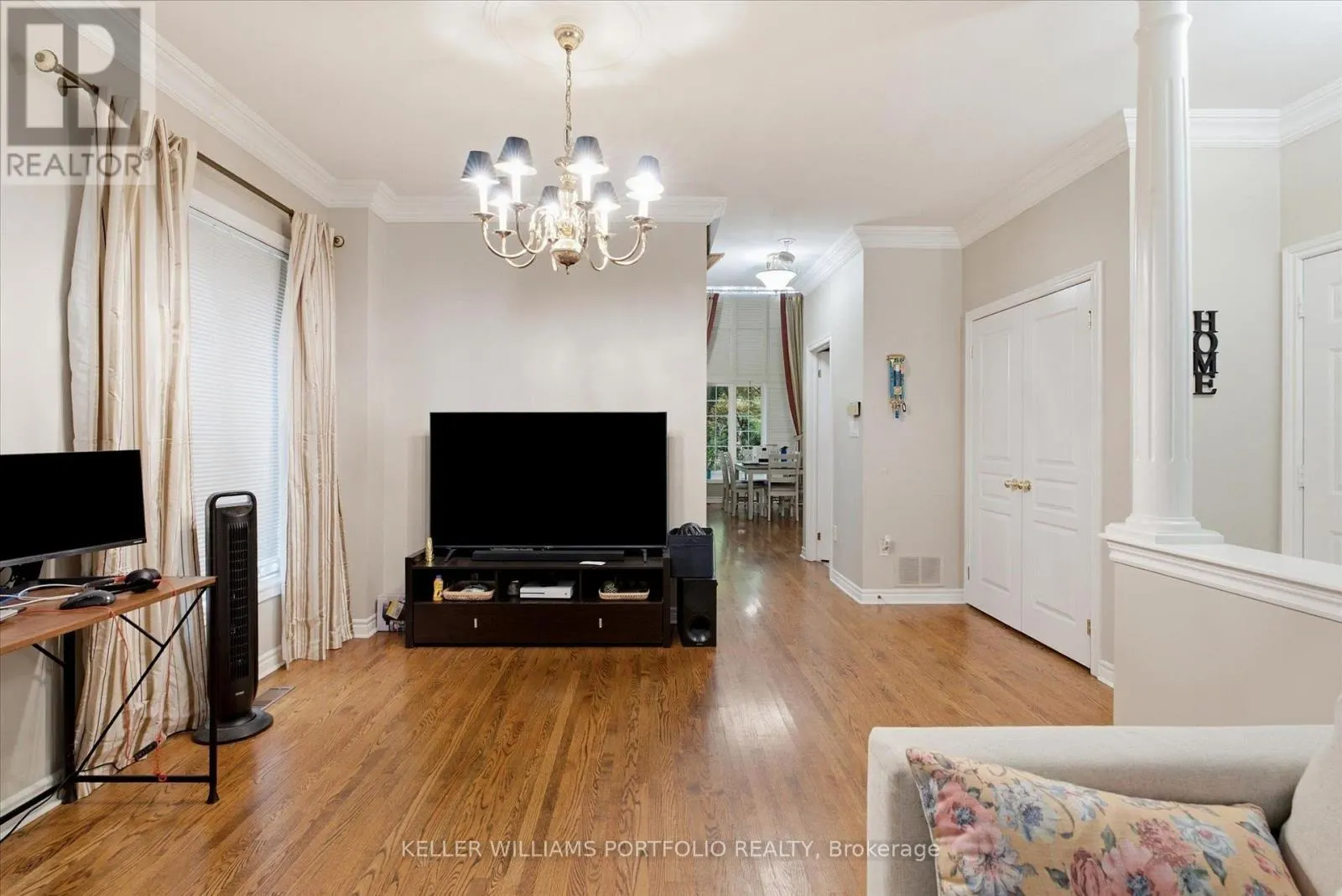 2153 MEADOWGLEN DRIVE