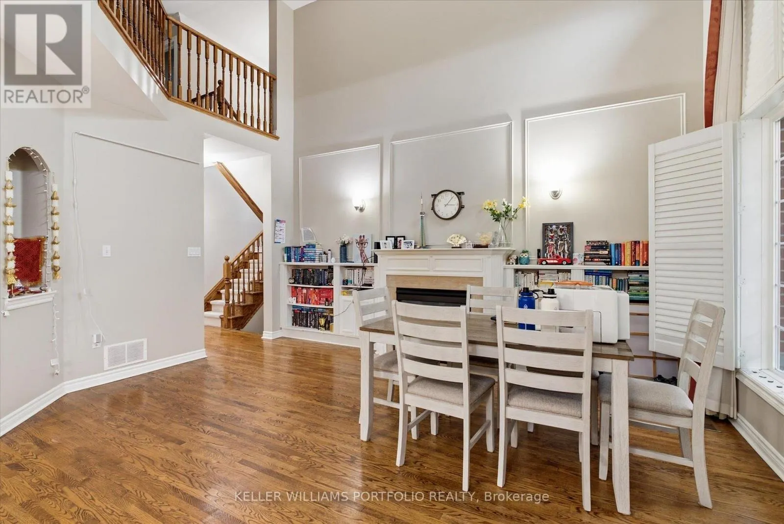 2153 MEADOWGLEN DRIVE