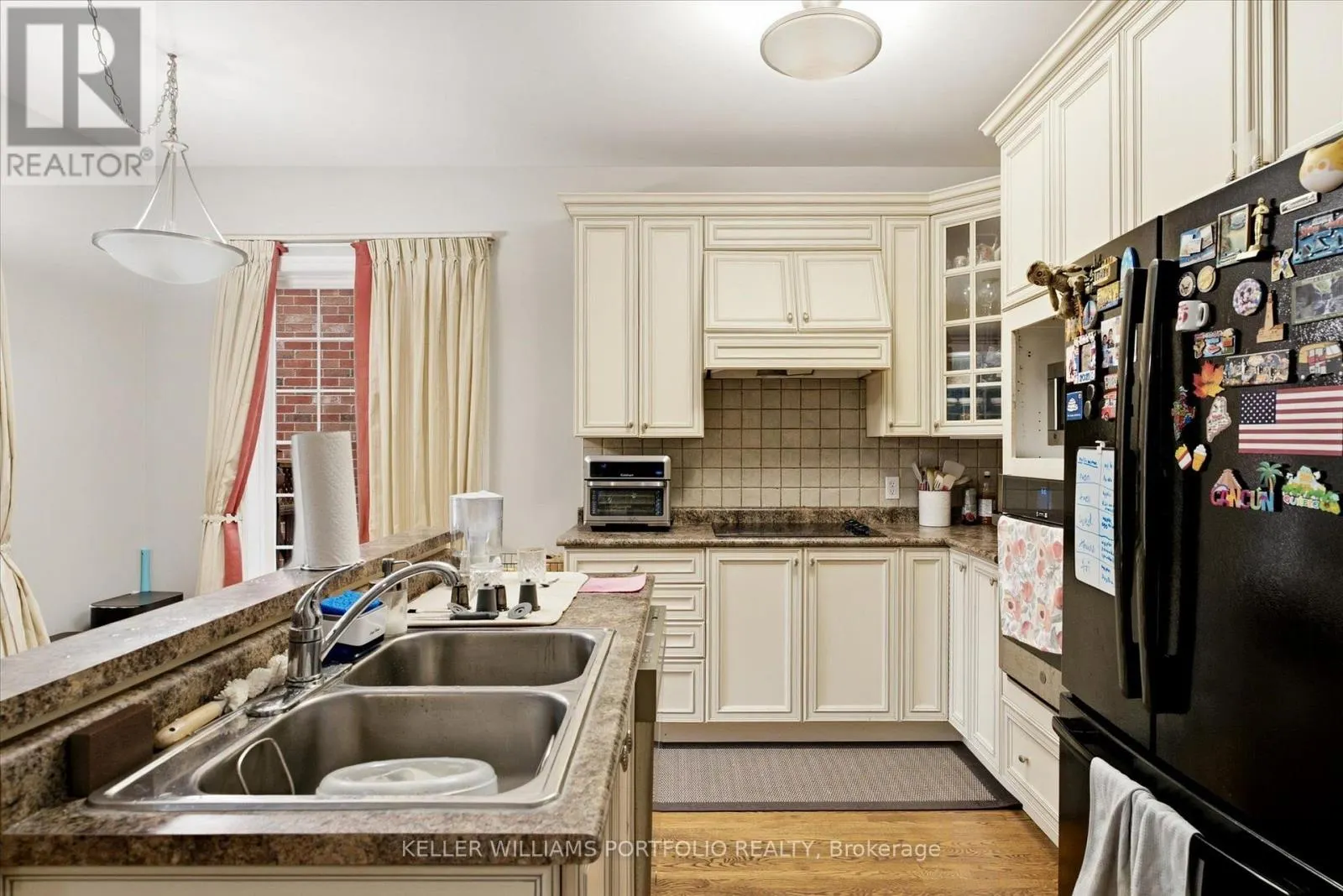 2153 MEADOWGLEN DRIVE