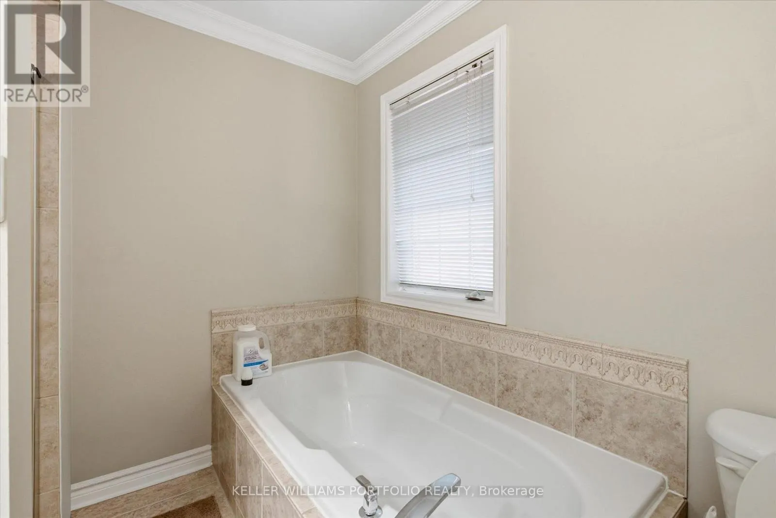 2153 MEADOWGLEN DRIVE