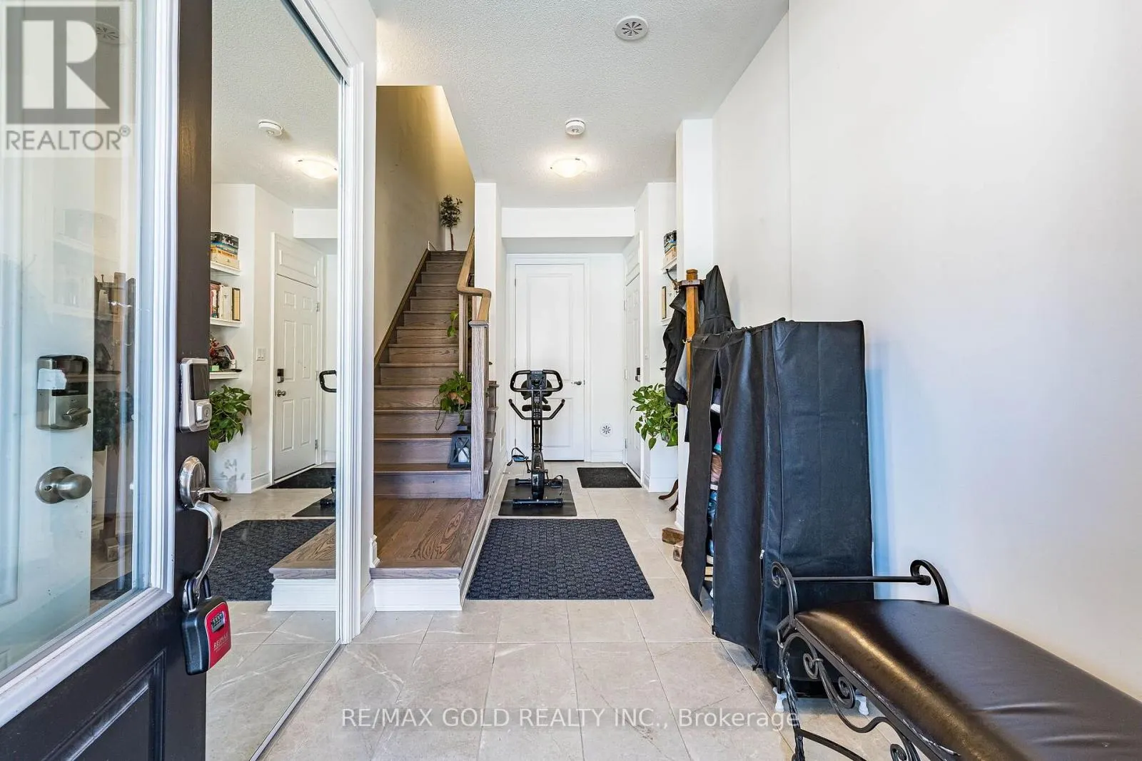 13 KEPPEL CIRCLE