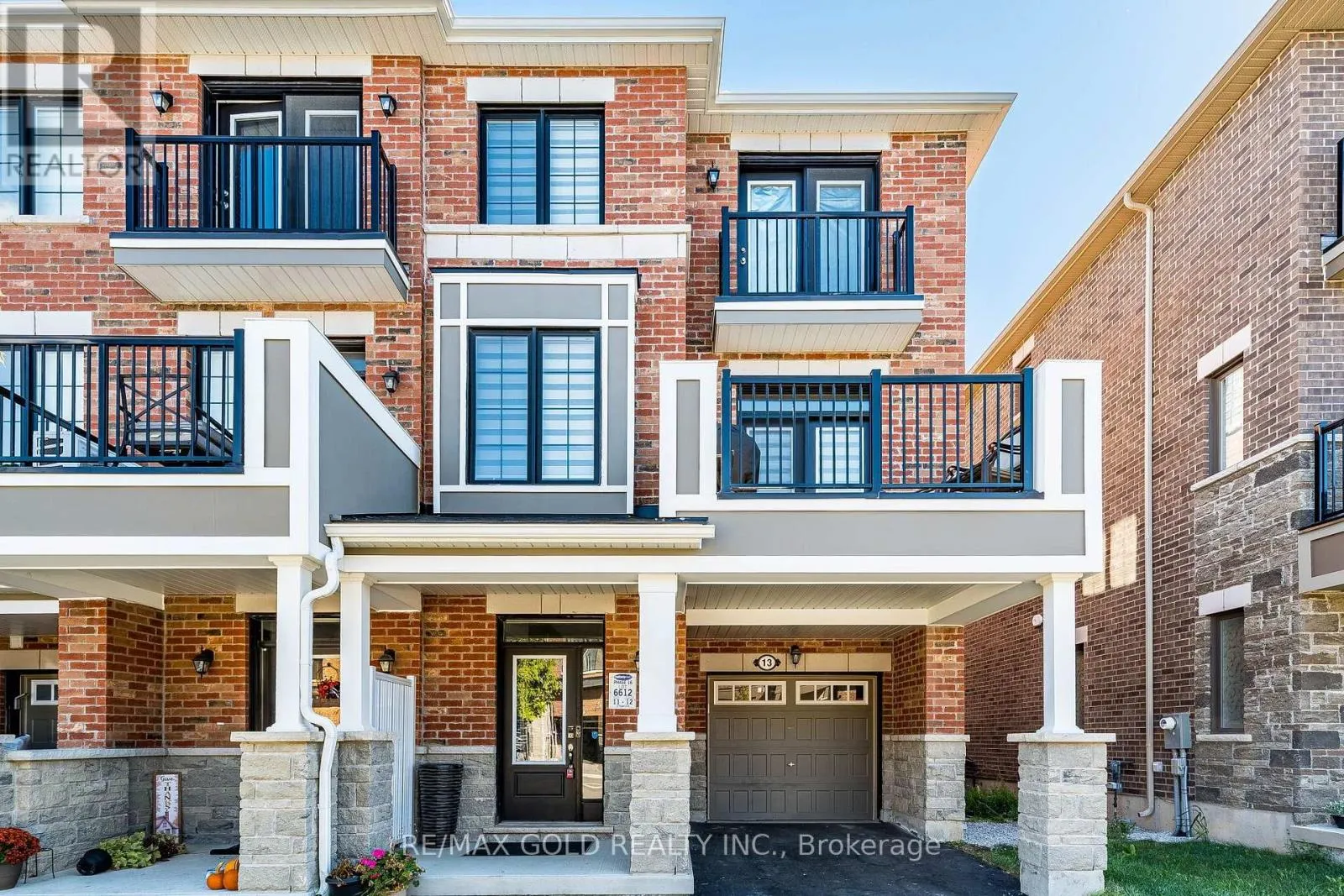 13 KEPPEL CIRCLE