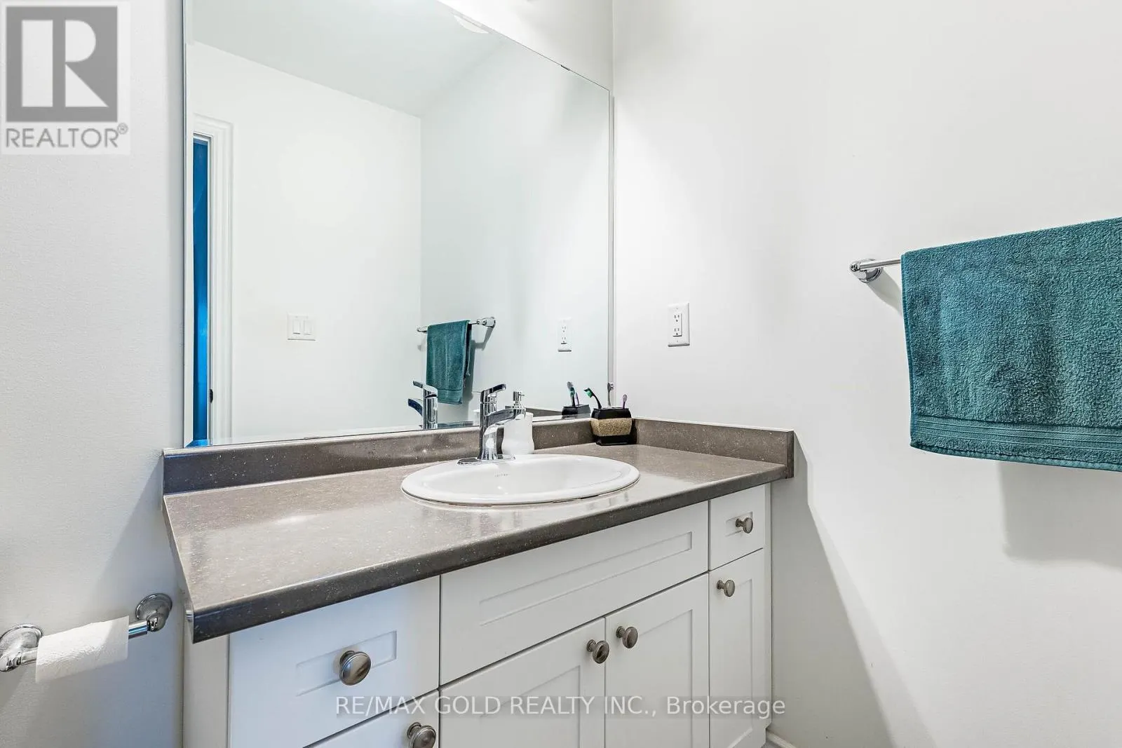 13 KEPPEL CIRCLE
