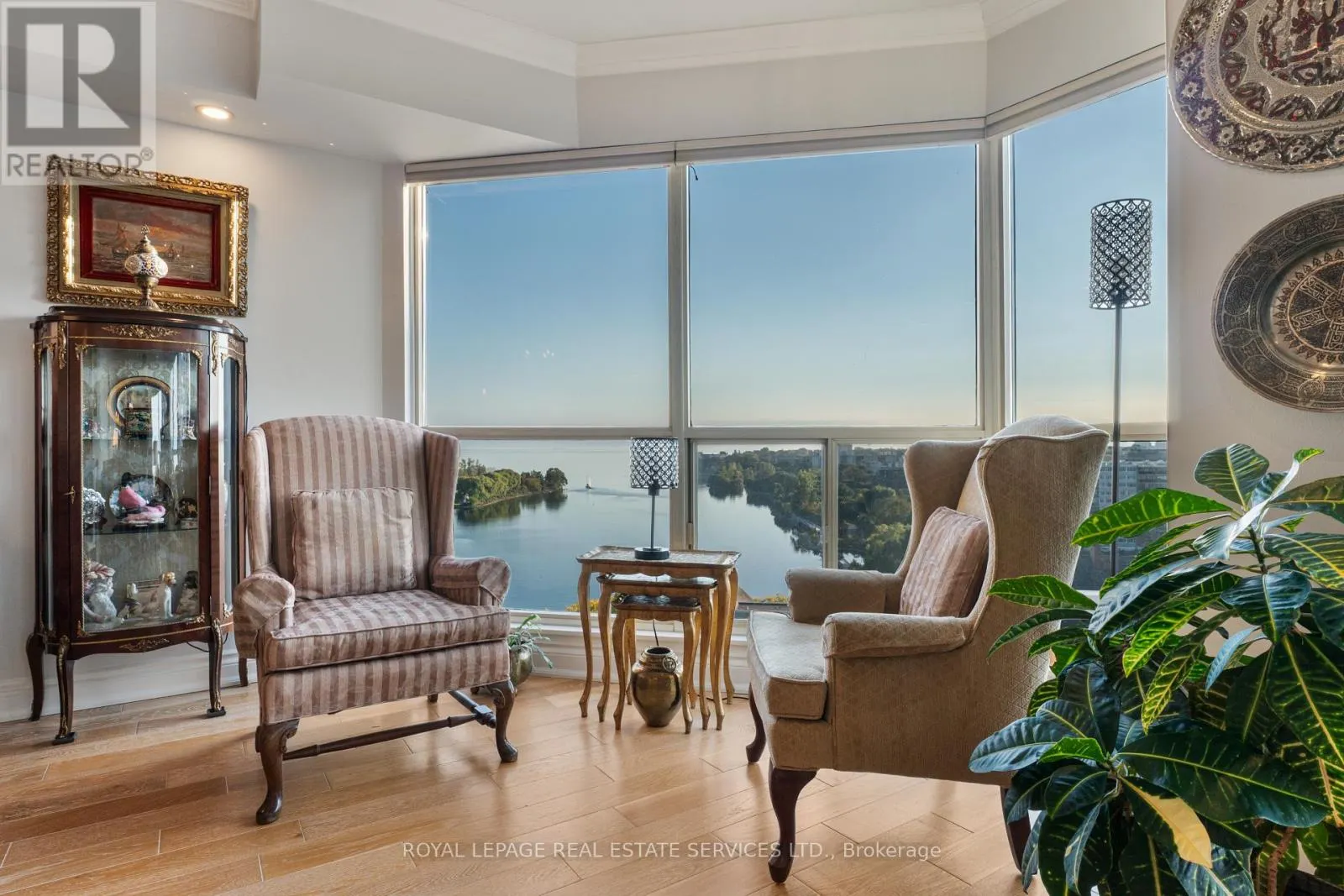 1304 - 2267 LAKE SHORE BOULEVARD W