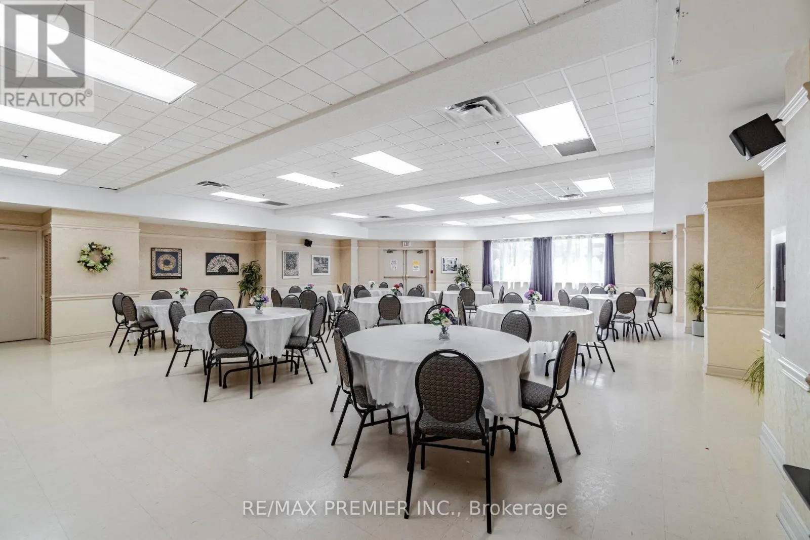 401 - 3 DAYSPRING CIRCLE