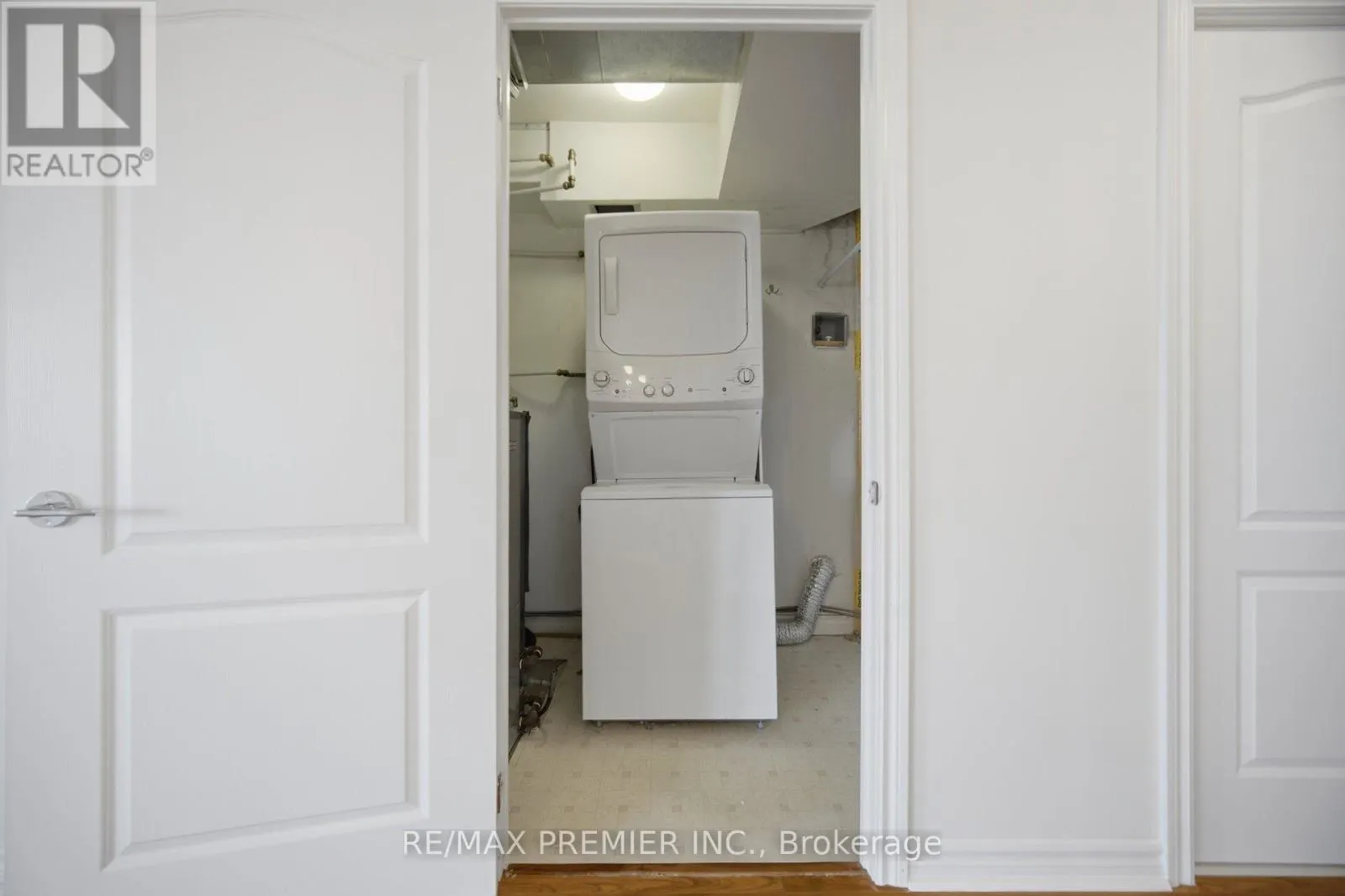 401 - 3 DAYSPRING CIRCLE