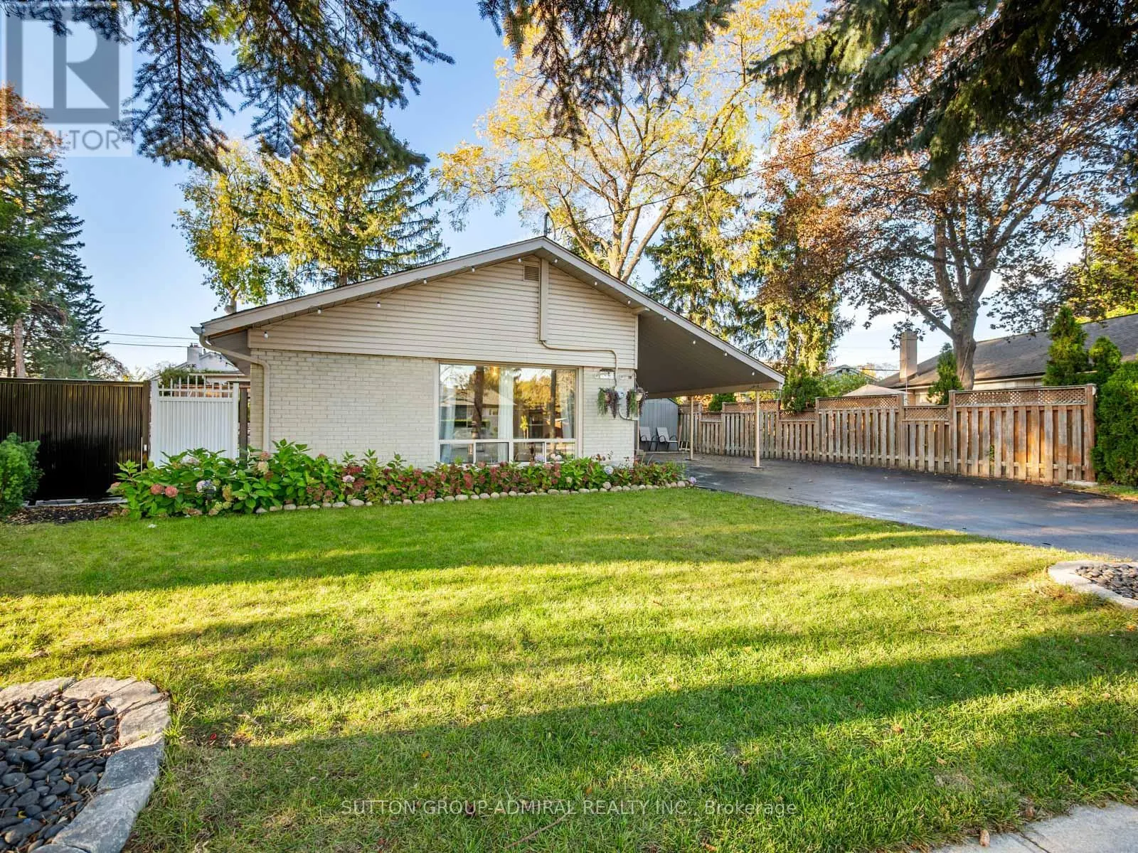 49 KENNEBEC CRESCENT