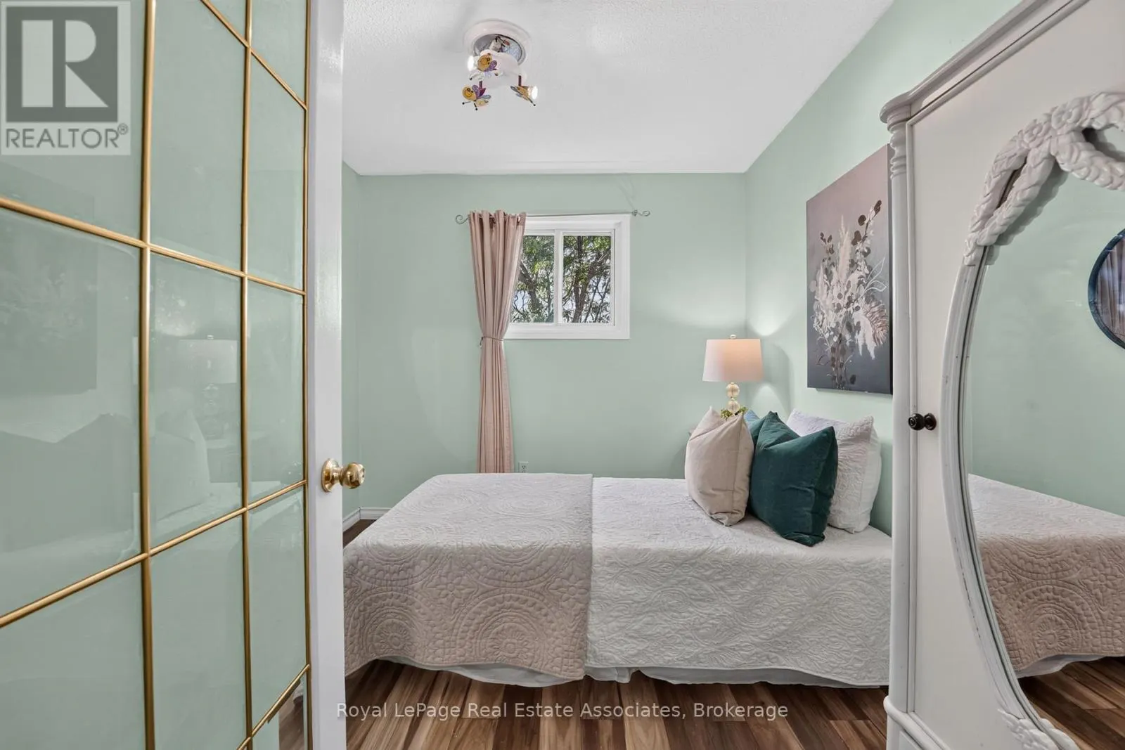6 ELLERSLIE ROAD