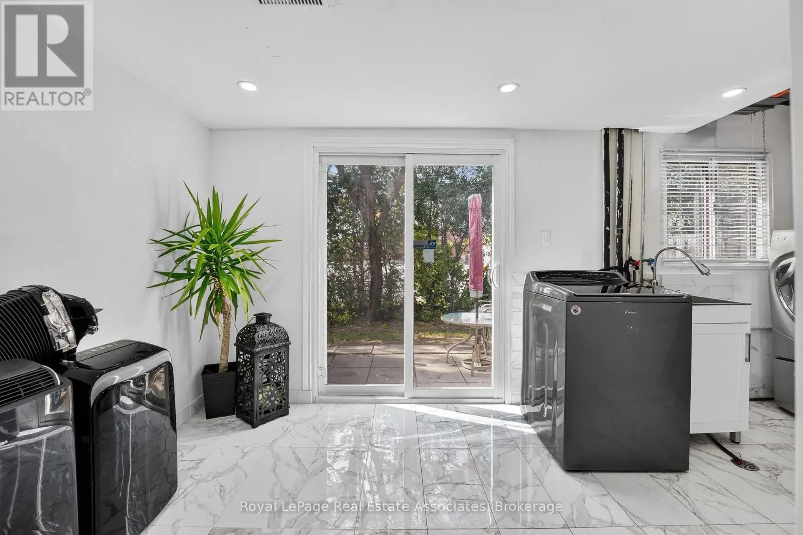 6 ELLERSLIE ROAD