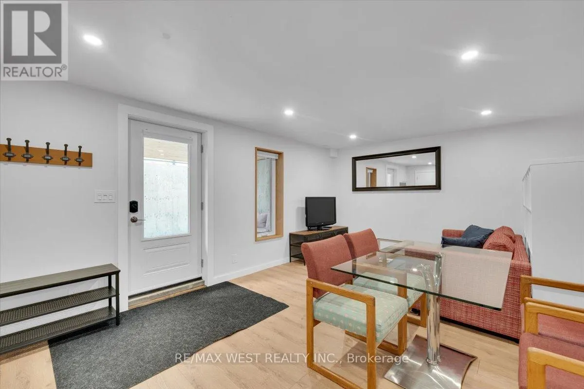 38 SMITHFIELD DRIVE