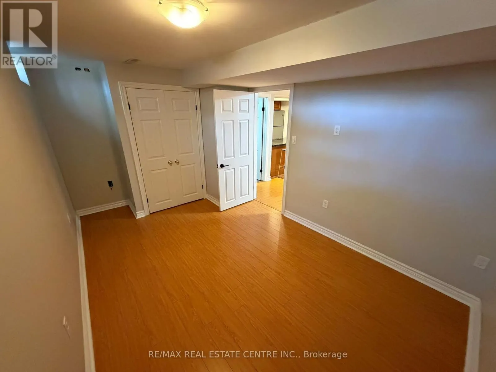 BASEMENT - 7448 VILLAGE WALK
