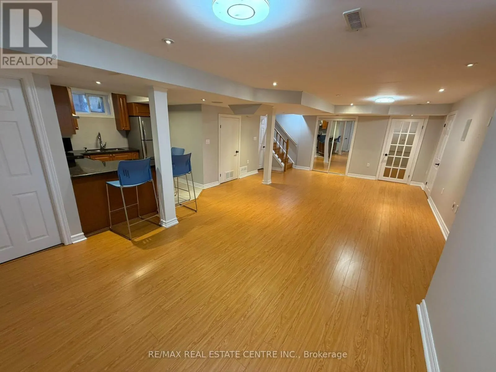 BASEMENT - 7448 VILLAGE WALK